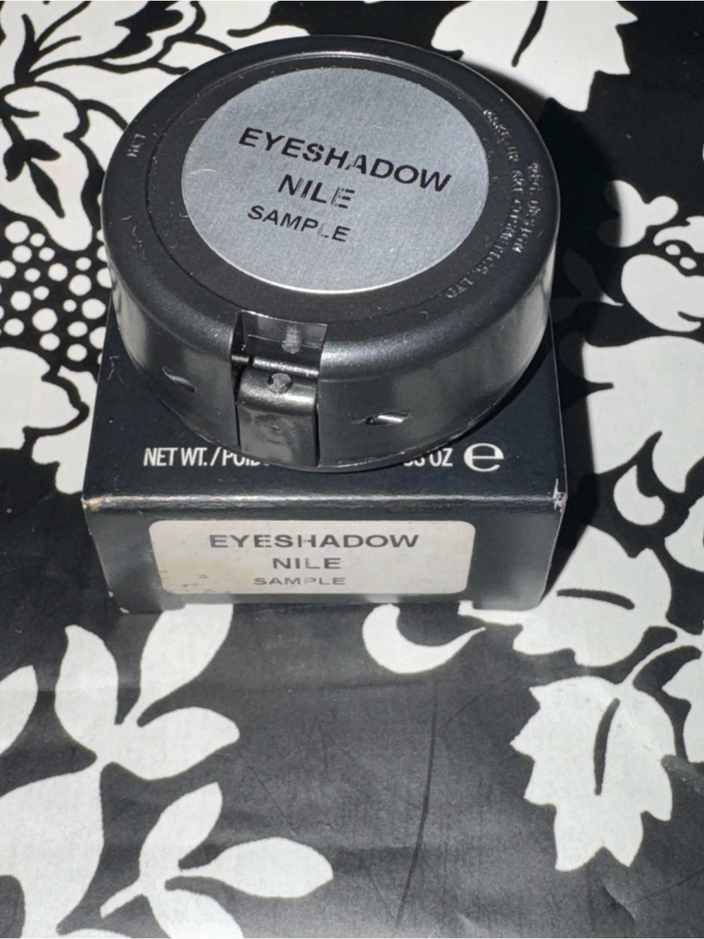 MAC Nile Eyeshadow-Alexander Mcqueen - Picture 3 of 3